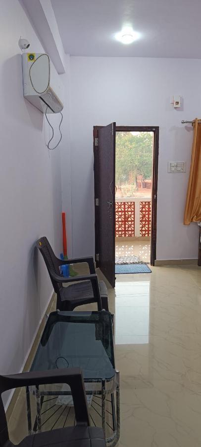 Mahalaxmi Guest House Гокарна Екстериор снимка