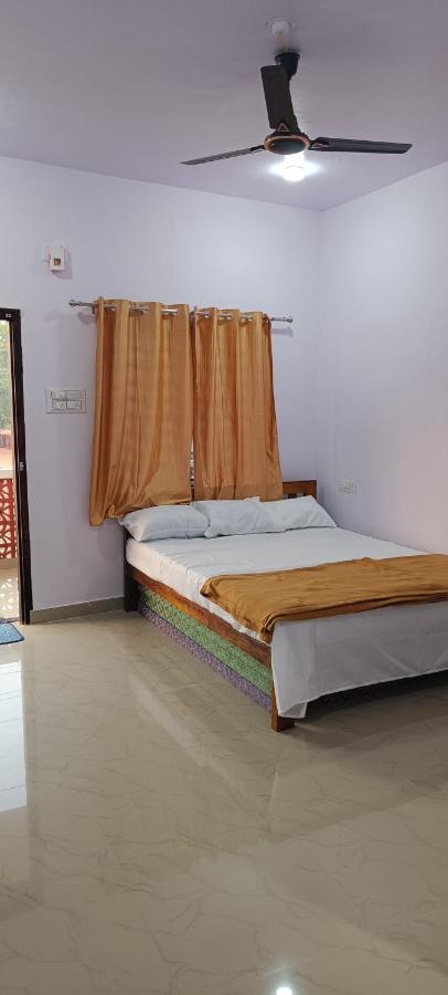 Mahalaxmi Guest House Гокарна Екстериор снимка